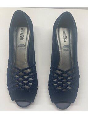 East 5th womens size 7.5 low heel peep toe criss cross strap